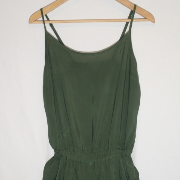Splendid Olive Green Ajustable Strap Chinched Waist Lightweight Romper - Picture 2 of 7